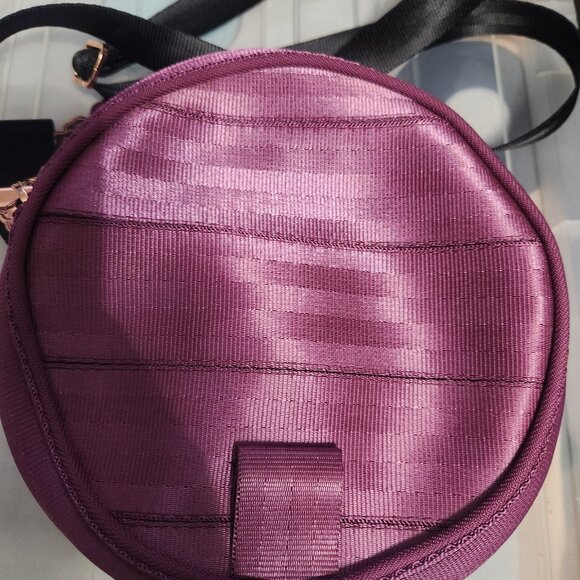 Harveys STOP AND SMELL THE ROSES ROSETTE CONVERTIBLE CROSSBODY - Picture 3 of 4